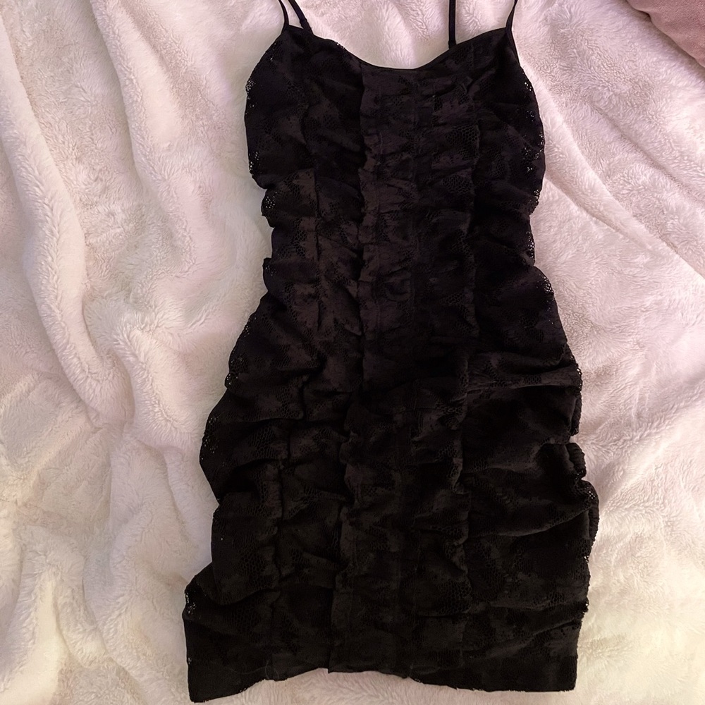 URBAN OUTFITTERS LACE DRESS